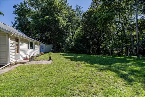 Exterior - 10 Scenic View Dr, Irondequoit, NY 14622 photo 4 of 5
