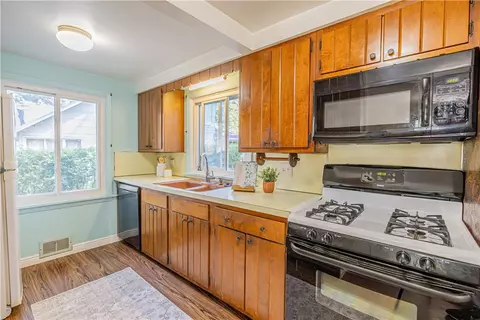 Kitchen - 10 Scenic View Dr, Irondequoit, NY 14622 photo 2 of 2