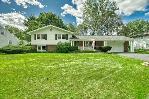 72 Barnfield Rd, Pittsford, NY 14534