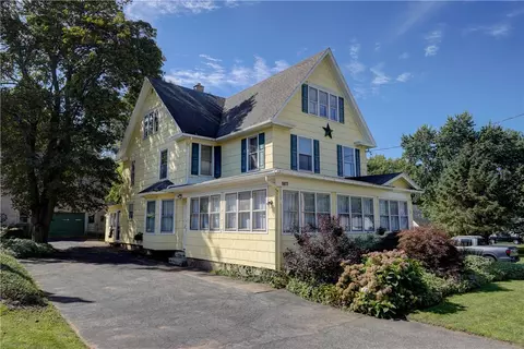 Exterior - 1877 Ridge Rd, Webster, NY 14580 photo 2 of 13