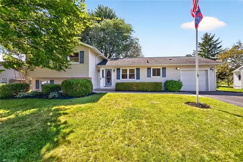 87 Tomahawk Trl, Henrietta, NY 14467