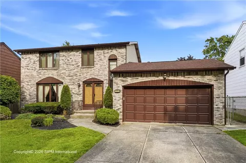 171 Sprucewood, Amherst, NY 14221