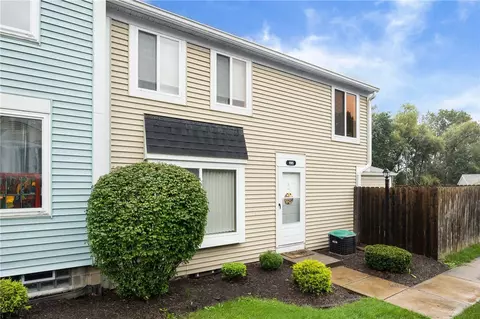195 Greenway Blvd, Riga, NY 14428