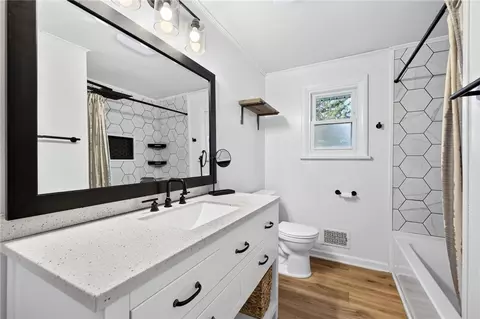 Bath - 75 Astronaut Dr, Irondequoit, NY 14609 photo 1 of 1