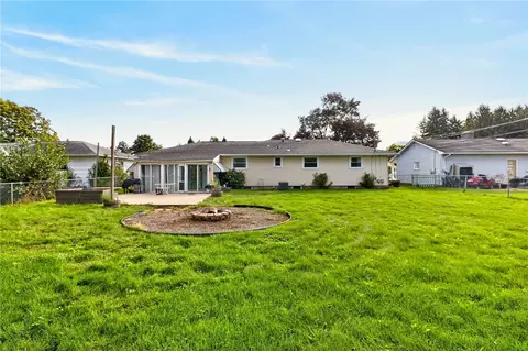 Exterior - 75 Astronaut Dr, Irondequoit, NY 14609 photo 6 of 6