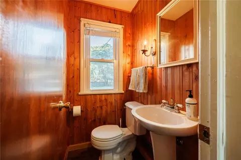 Bath - 91 Armstrong Ave, Irondequoit, NY 14617 photo 1 of 2