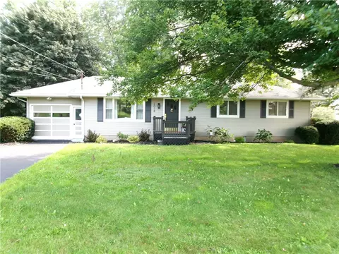 2018 Maple Ave, Palmyra, NY 14522