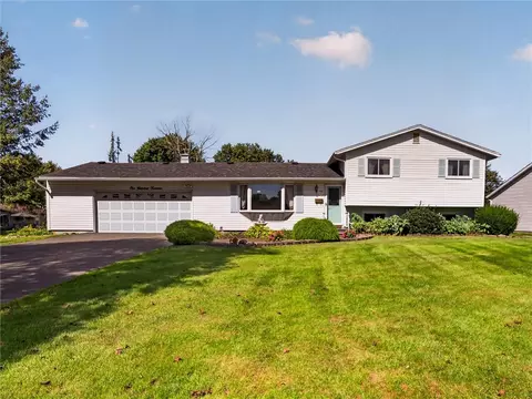 114 Harmony Dr, Greece, NY 14626