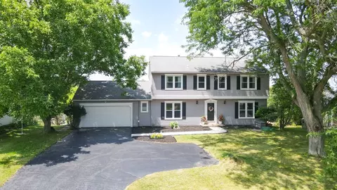 53 Selborne Chase, Perinton, NY 14450