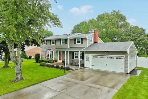 58 Bellmawr Dr, Chili, NY 14624