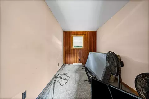 Bedroom - 4231 Vine Rd, Jerusalem, NY 14527 photo 10 of 10
