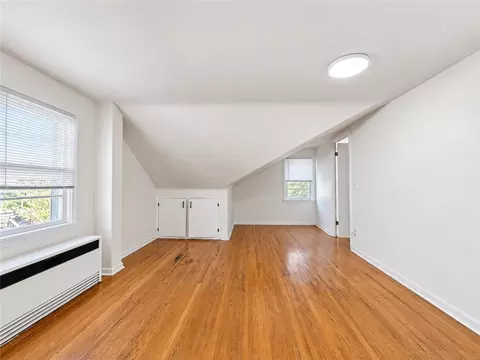 Bedroom - 260 Pardee Rd, Irondequoit, NY 14609 photo 5 of 10