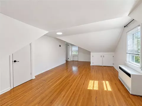 Bedroom - 260 Pardee Rd, Irondequoit, NY 14609 photo 8 of 10
