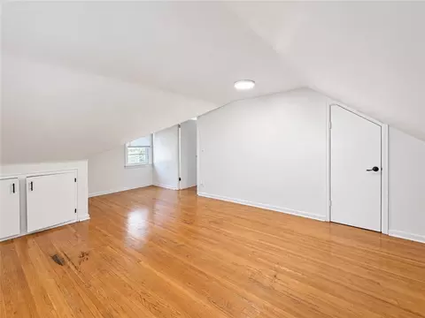 Bedroom - 260 Pardee Rd, Irondequoit, NY 14609 photo 4 of 10