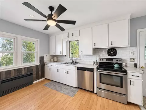 Kitchen - 260 Pardee Rd, Irondequoit, NY 14609 photo 2 of 5