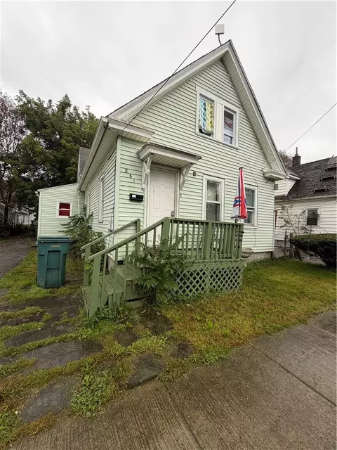 861 Smith St, Rochester, NY 14606