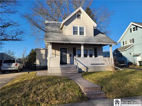 64 Chambers St, Jamestown, NY 14701