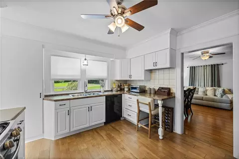 Kitchen - 434 Crossfield Rd, Irondequoit, NY 14609 photo 4 of 5