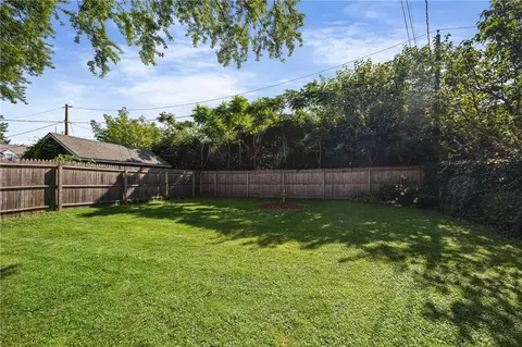 Exterior - 434 Crossfield Rd, Irondequoit, NY 14609 photo 7 of 11