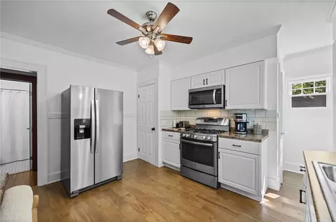Kitchen - 434 Crossfield Rd, Irondequoit, NY 14609 photo 3 of 5