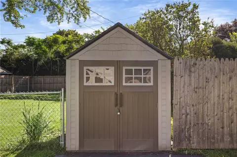 Exterior - 434 Crossfield Rd, Irondequoit, NY 14609 photo 10 of 11
