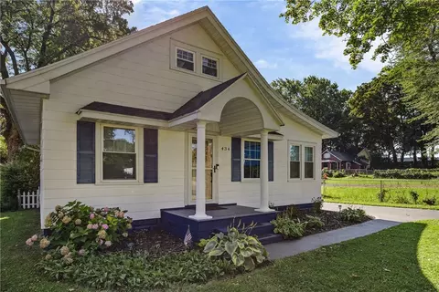 Exterior - 434 Crossfield Rd, Irondequoit, NY 14609 photo 2 of 11
