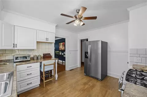 Kitchen - 434 Crossfield Rd, Irondequoit, NY 14609 photo 2 of 5