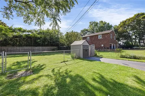 Exterior - 434 Crossfield Rd, Irondequoit, NY 14609 photo 9 of 11