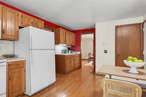 Kitchen - 33 Scotch Ln, Irondequoit, NY 14617 photo 2 of 2
