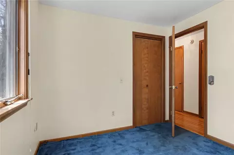 Bedroom - 33 Scotch Ln, Irondequoit, NY 14617 photo 4 of 10