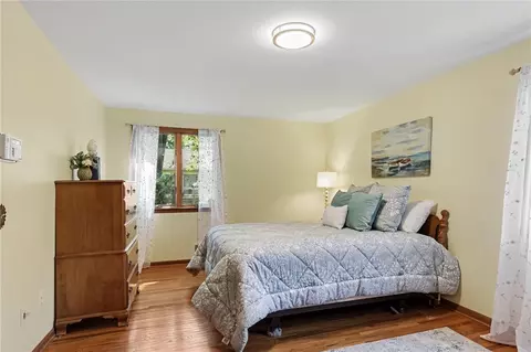 Bedroom - 33 Scotch Ln, Irondequoit, NY 14617 photo 2 of 10