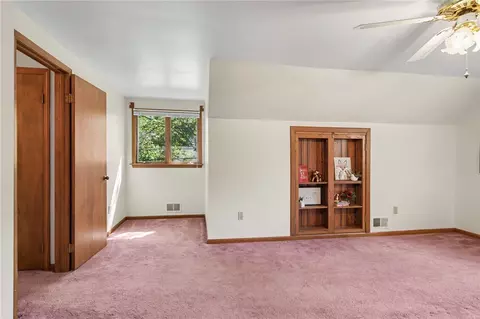 Bedroom - 33 Scotch Ln, Irondequoit, NY 14617 photo 9 of 10