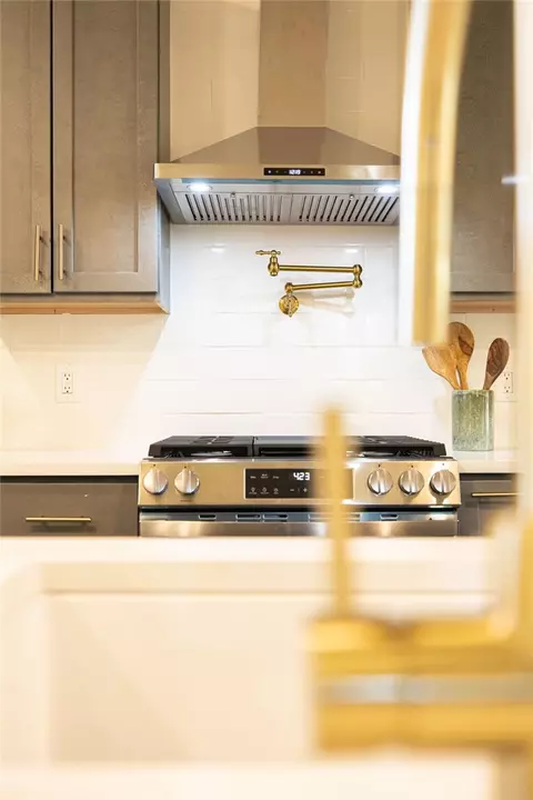 Kitchen - 362 Hillview Dr, Irondequoit, NY 14622 photo 14 of 14