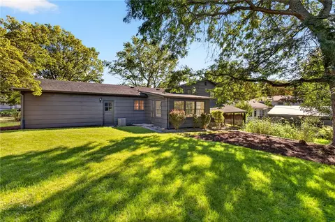 Exterior - 362 Hillview Dr, Irondequoit, NY 14622 photo 4 of 7