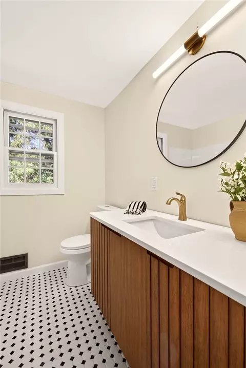 Bath - 362 Hillview Dr, Irondequoit, NY 14622 photo 4 of 4