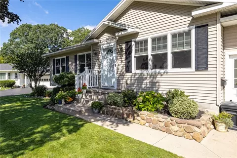 Exterior - 8 Nile Dr, Irondequoit, NY 14622 photo 2 of 5