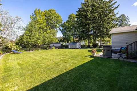 Exterior - 8 Nile Dr, Irondequoit, NY 14622 photo 3 of 5