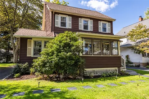 35 Poppy St, Irondequoit, NY 14617