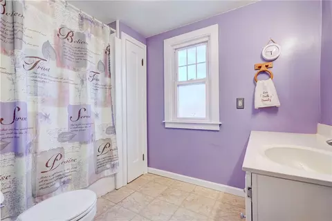 Bath - 27 Biltmore Dr, Irondequoit, NY 14617 photo 2 of 2