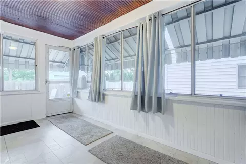 Entry Way - 27 Biltmore Dr, Irondequoit, NY 14617 photo 2 of 2