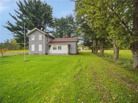1410 Hoag Rd, Harmony, NY 14710