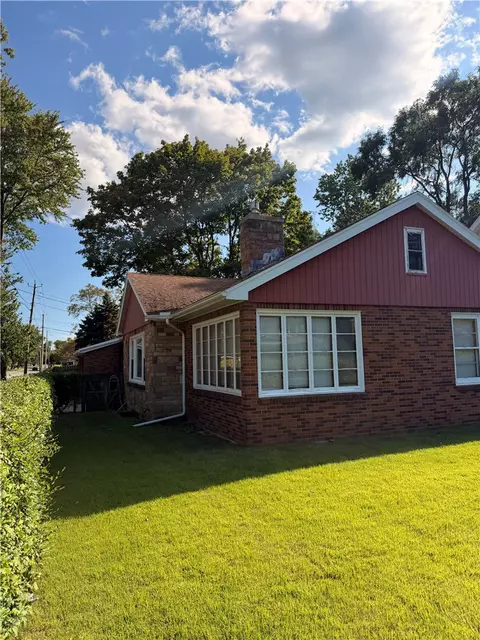Exterior - 209 Armstrong Ave, Irondequoit, NY 14617 photo 6 of 11