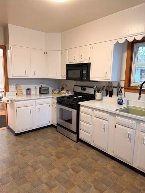 Kitchen - 209 Armstrong Ave, Irondequoit, NY 14617 photo 3 of 3