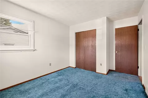 Bedroom - 16 Ramsgate Dr, Gates, NY 14624 photo 4 of 6