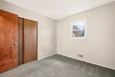 Bedroom - 16 Ramsgate Dr, Gates, NY 14624 photo 2 of 6