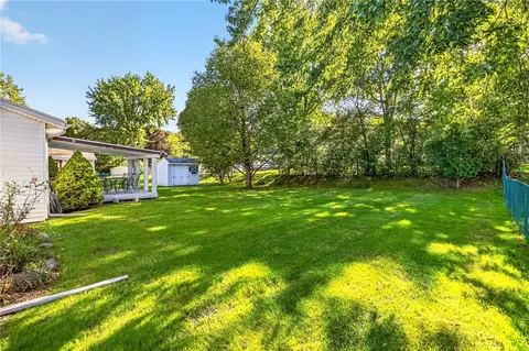 Exterior - 16 Ramsgate Dr, Gates, NY 14624 photo 4 of 5