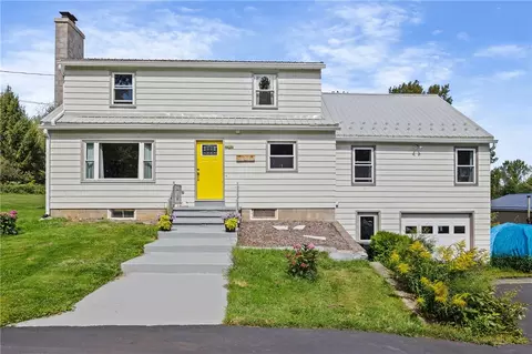 3035 Sherwood Rd, Palmyra, NY 14522
