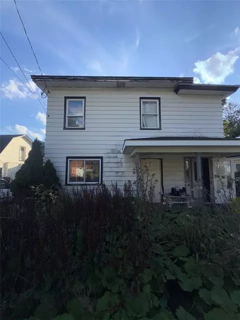 109 Broad St, Morris, NY 13808