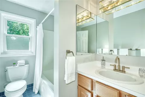 Bath - 286 Phillips Rd, Webster, NY 14580 photo 5 of 5