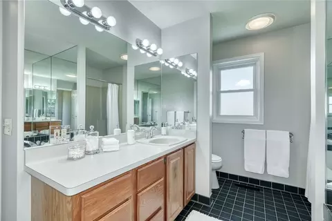 Bath - 286 Phillips Rd, Webster, NY 14580 photo 3 of 5